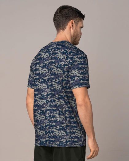 Camiseta deportiva masculina con tecnología de secado rápido#color_072-estampado-camuflado-azul