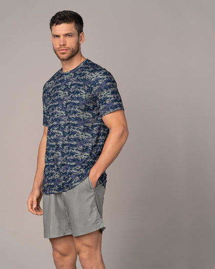 Camiseta deportiva masculina con tecnología de secado rápido#color_072-estampado-camuflado-azul
