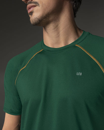 Camiseta deportiva con tela texturizada y transpirable#color_a75-verde