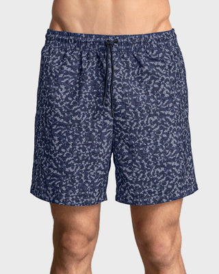 Pantaloneta deportiva con bolsillos funcionales#color_a63-estampado-animal-print