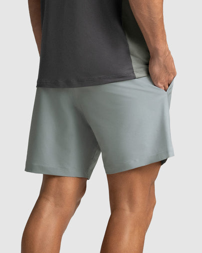 Pantaloneta deportiva con bóxer interno#color_709-gris-claro