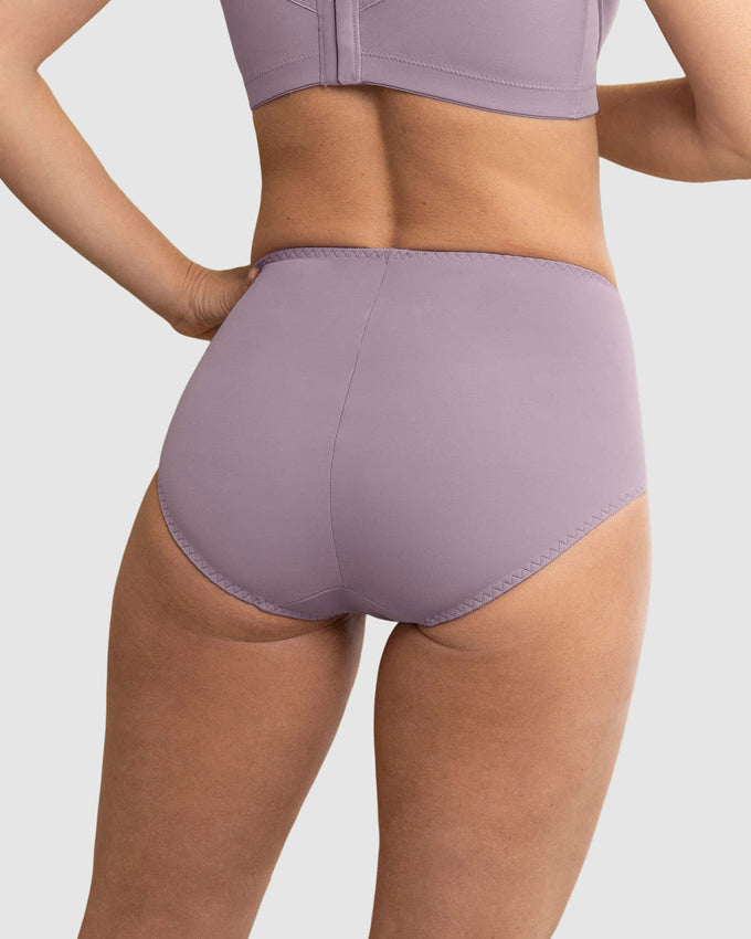 Panty clásico de compresión suave con toques de encaje en abdomen#color_465-lila