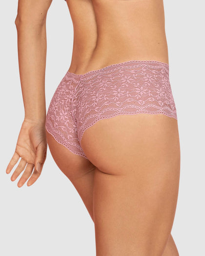 Panty estilo hipster en encaje moderno#color_413-mora