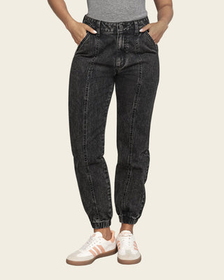 Jean tipo jogger con cortes decorativos en frente#color_700-negro