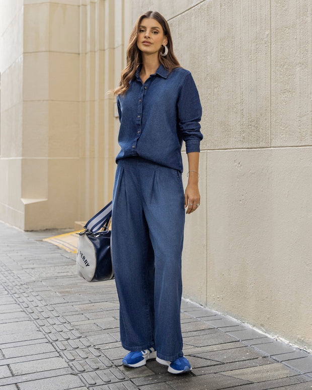 Jean bota ancha con prense decorativos en frente