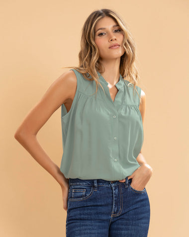 Blusa manga sisa con recogido en frente y perilla funcional#color_601-verde