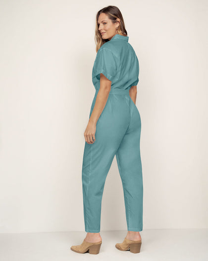 Enterizo largo con perilla funcional y tira para anudar en cintura#color_653-verde