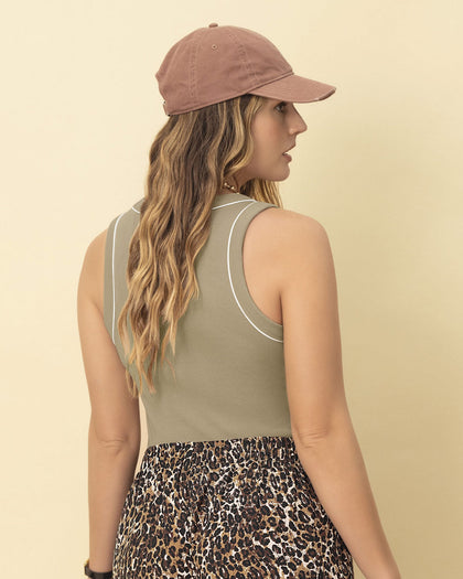 Camiseta manga sisa con detalle en contraste#color_089-beige