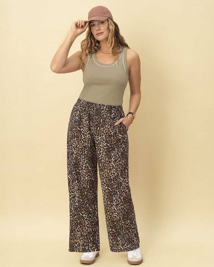 Camiseta manga sisa con detalle en contraste#color_089-beige