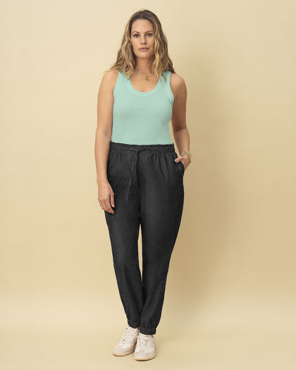 Camiseta manga sisa con detalle en contraste#color_667-verde