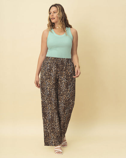 Camiseta manga sisa con detalle en contraste#color_667-verde