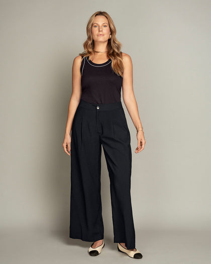 Camiseta manga sisa con detalle en contraste#color_700-negro