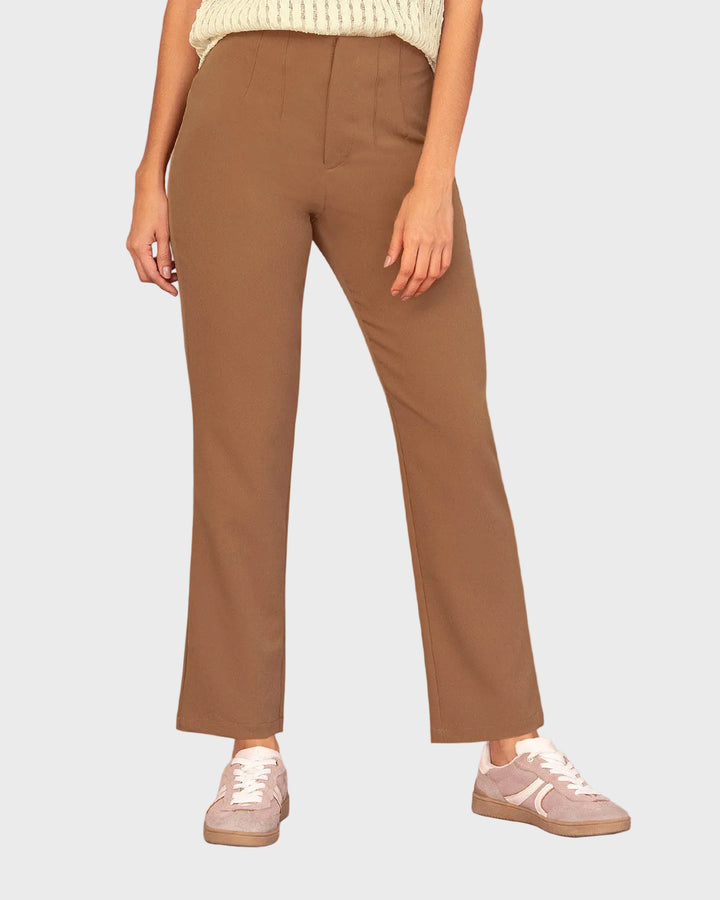 Pantalón bota recta silueta ajustada