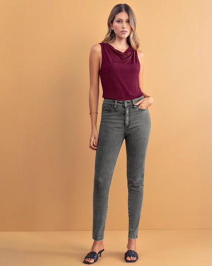 Camiseta manga sisa con escote drapeado#color_409-uva