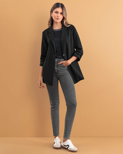 Camiseta manga corta con detalle de cadena en cuello#color_700-negro