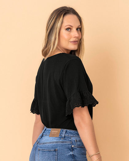 Blusa con detalle en mangas#color_700-negro