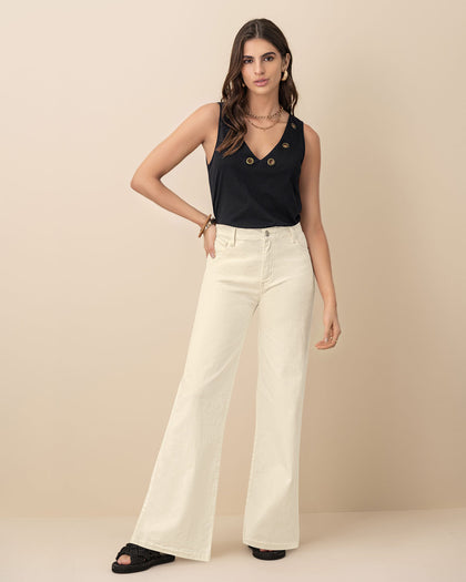 Camiseta manga sisa con ojaletes metálicos en el cuello#color_700-negro