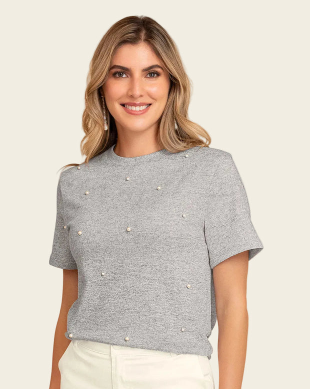 Camiseta manga corta con apliques de perlas
