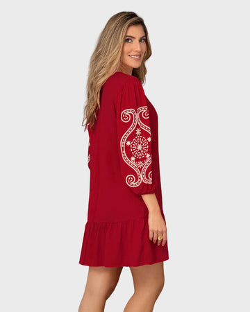 Vestido corto con estampado en mangas#color_c35-rojo-oscuro