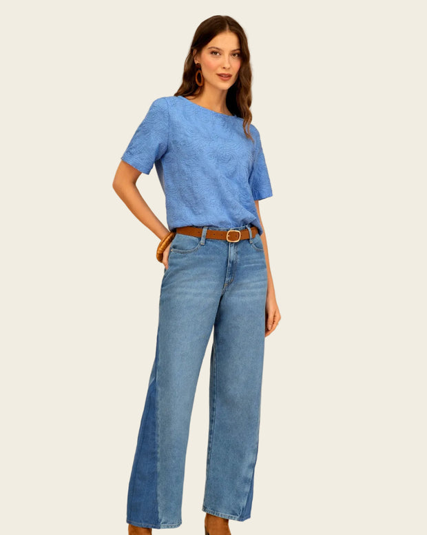 Blusa manga corta con bordado en relieve