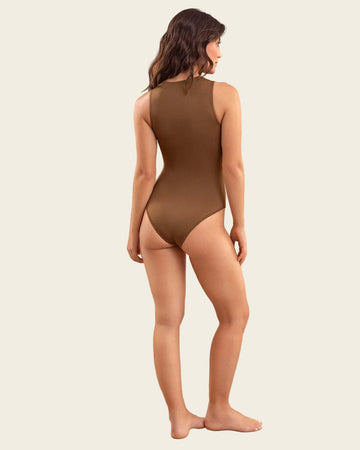 Body manga sisa de silueta ajustada y cuello alto#color_640-cafe
