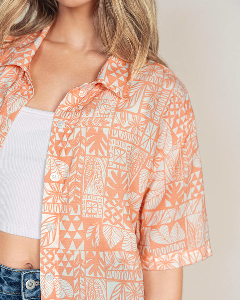 blusa-oversized-manga-corta#color_774-estampado-mandarina