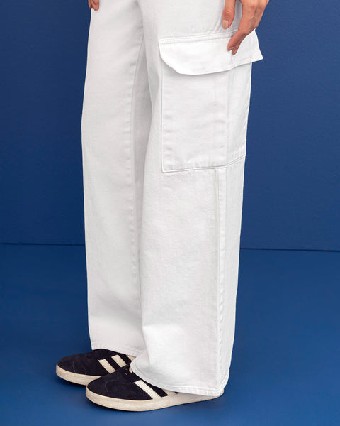 jean-bota-ancha-con-bolsillos-laterales-funcionales#color_000-blanco