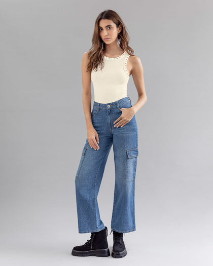 Jean bota ancha con bolsillos estilo cargo#color_052-azul-medio