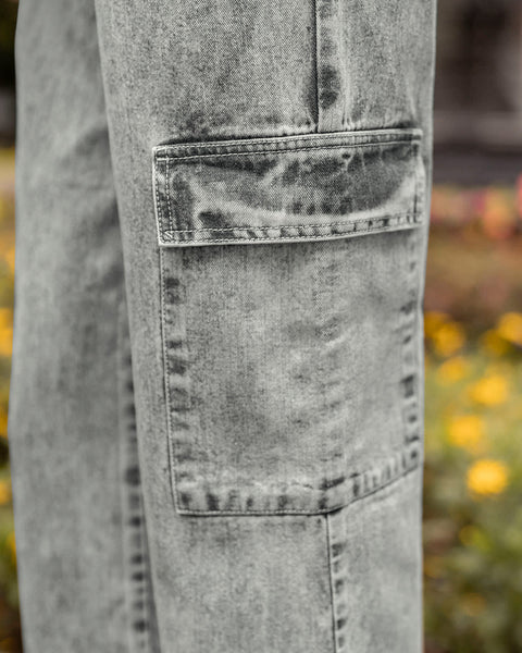 Jean bota ancha con bolsillos laterales funcionales#color_129-gris