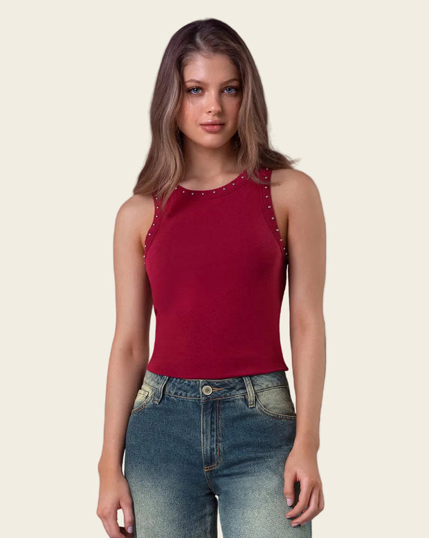 Camiseta manga sisa con taches en cuello y sisa