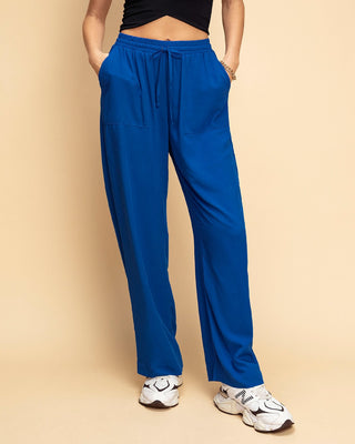 Pantalón exterior bota recta con elástico y tira anudable en cintura#color_052-azul