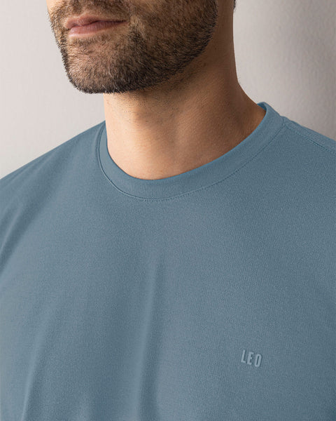 camiseta-manga-corta-con-logo-bordado-en-frente#color_502-azul