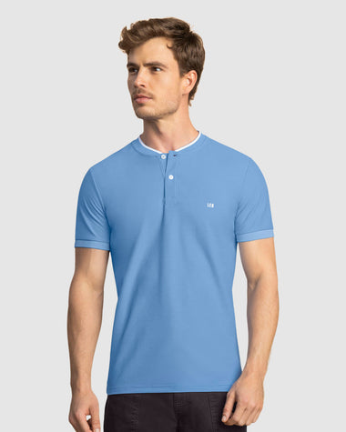 Camiseta con cuello henley y perilla funcional#color_022-azul-claro