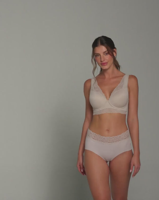Panty hípster en tela ultraliviana con franja de encaje