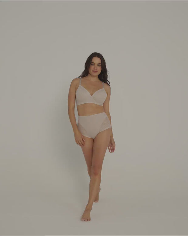 Panty faja clásico invisible con transparencias en glúteos y laterales