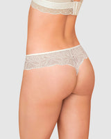Panty estilo tanga brasilera con laterales y encaje#color_192-perla-estampado-vino