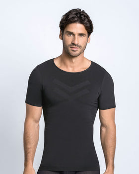 Camiseta de compresión suave con tecnología skinfuse para total comodidad#color_700-negro