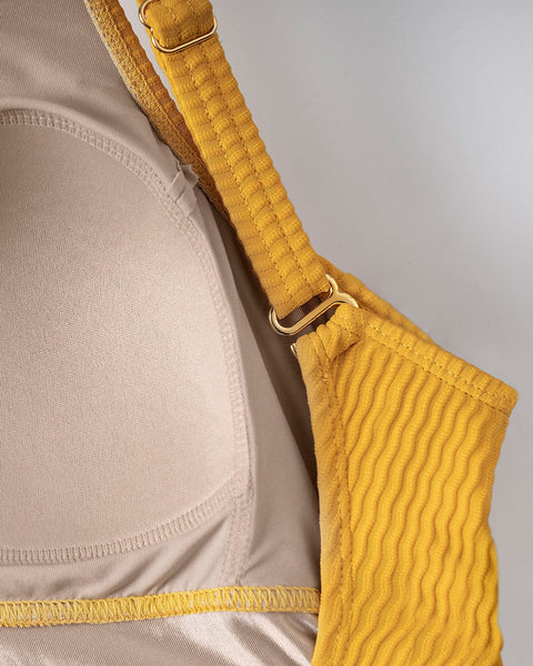 Vestido de baño de compresión suave con tela con textura acanalada#color_122-amarillo