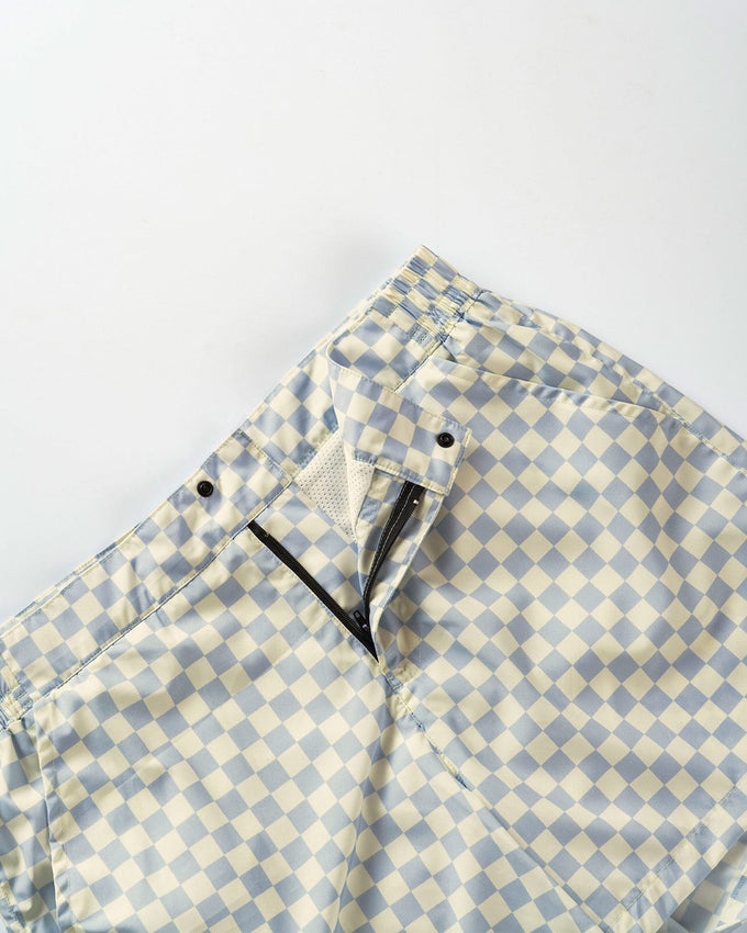 Pantaloneta corta con botón y cierre internos y bolsillos laterales#color_710-estampado-cuadros