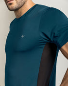 Camiseta tecnológica deportiva con mallas transpirables
