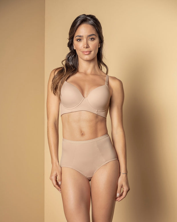 Panty clásico de control suave con excelente modelación