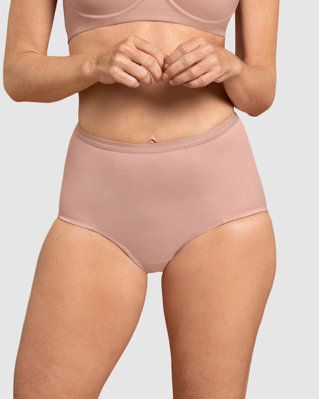 Panty clásico de control suave con excelente modelación
