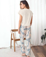 Pantalón largo con elástico en cintura y bota#color_145-estampado-azul-claro